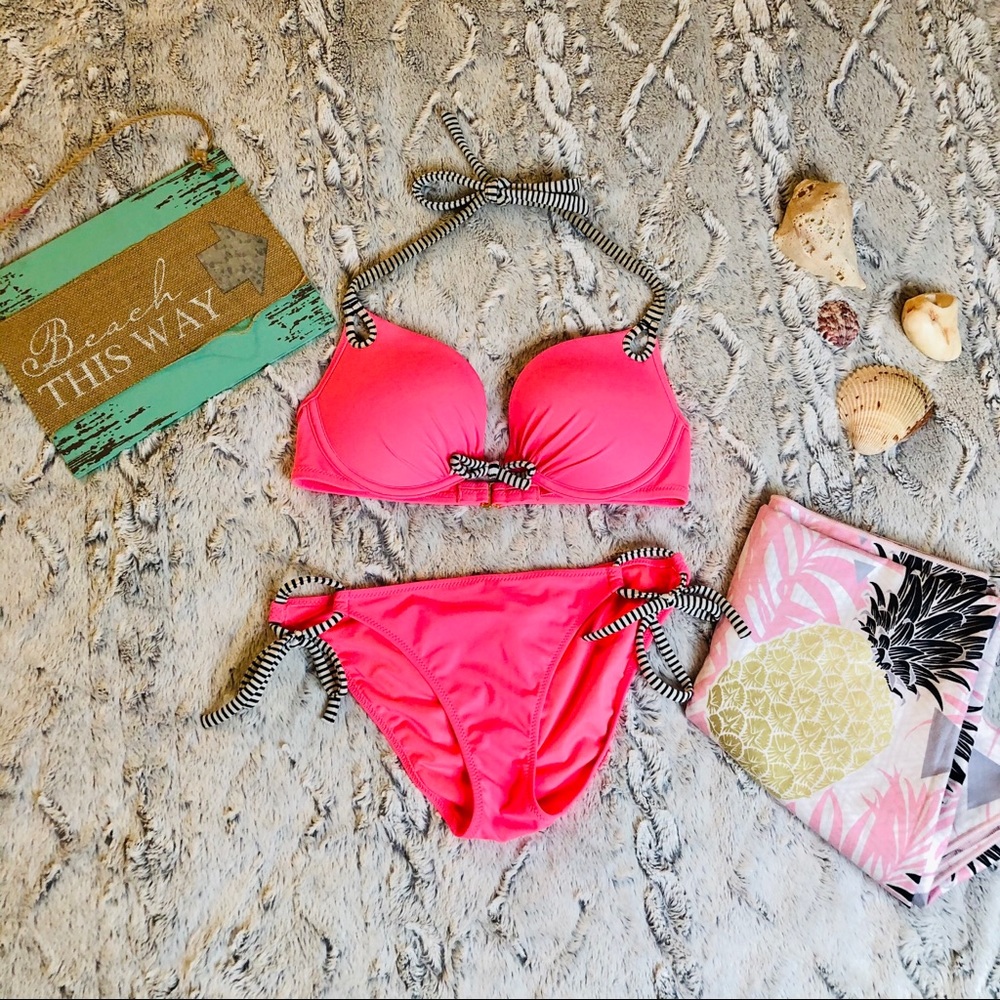 🎉HP🎉 VS Bombshell Bikini Set 🎀✨